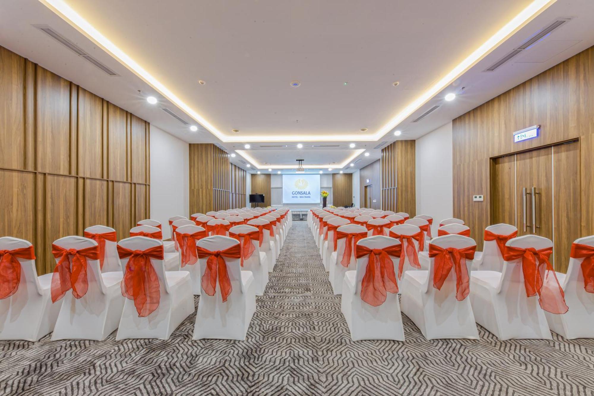 Gonsala Hotel Нячанг Екстер'єр фото